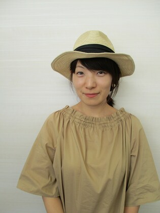 肩こりの30代女性